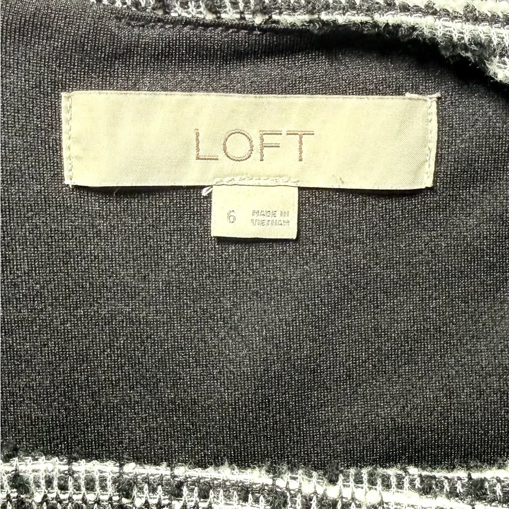 LOFT Tweed Button Shift Dress Black White Detail Short Sleeve Classic 6 - Picture 5 of 9